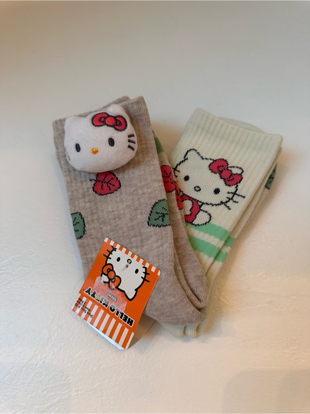 Hello Kitty Socks - Picture 2 of 5